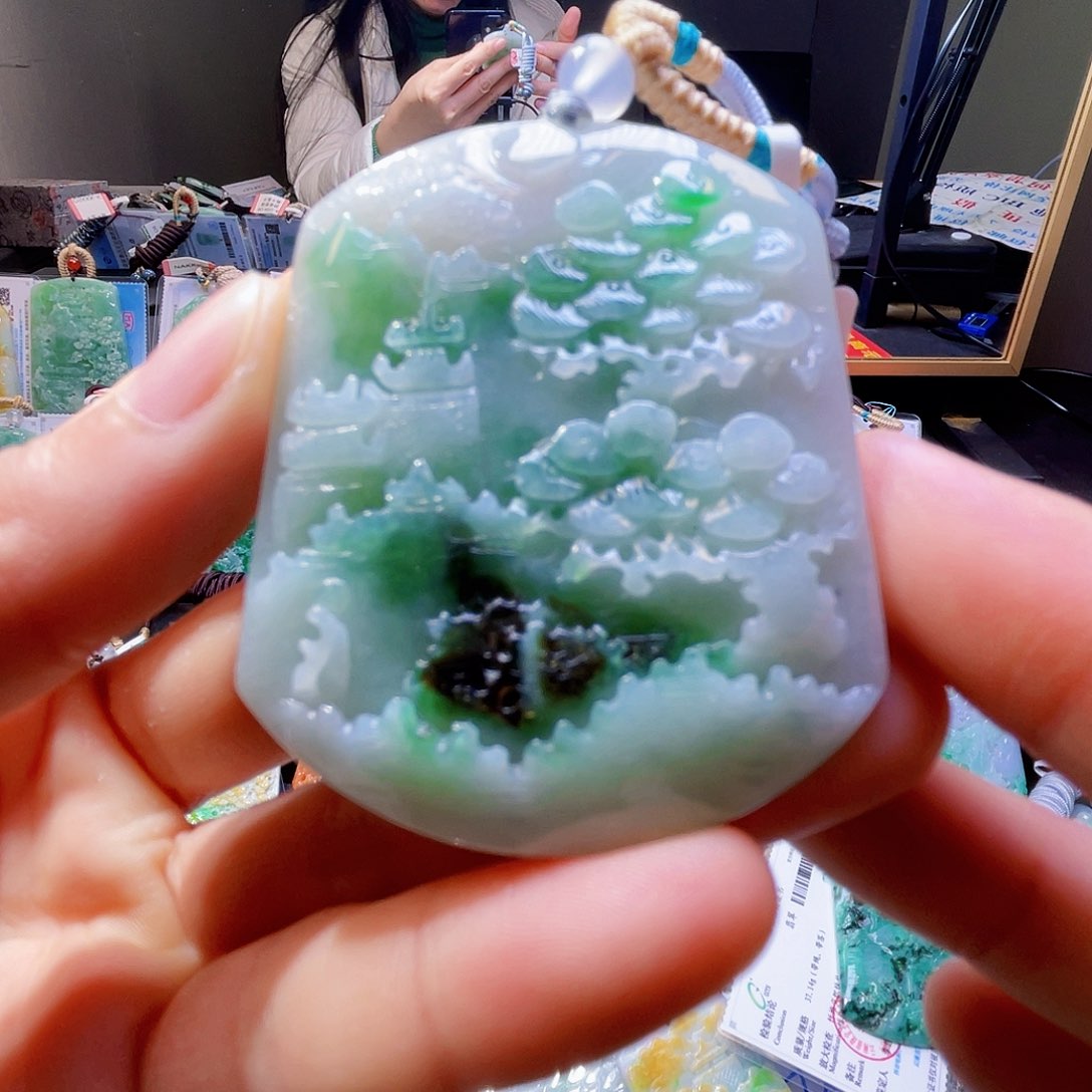 颈饰未镶嵌翡翠一