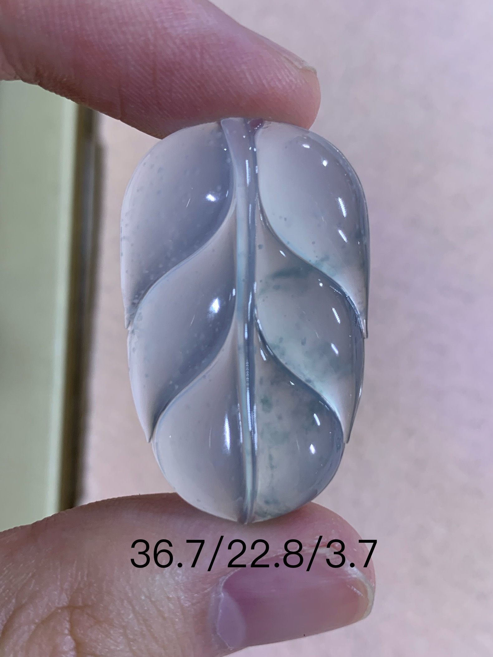 天然缅甸翡翠A货叶子吊坠，小高冰，木那雪花棉，光感好，女士佩戴