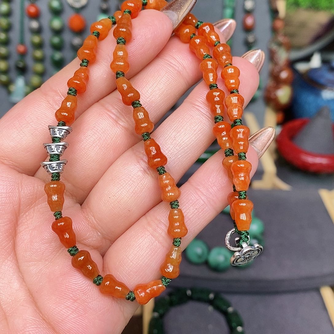 翡翠手链未镶嵌村*漂亮美眉