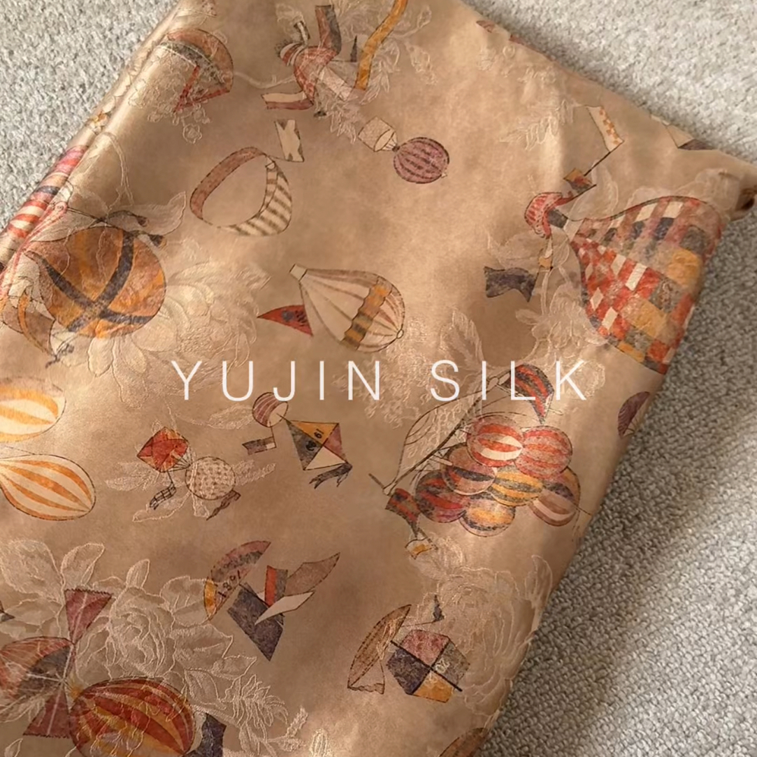 「飞屋环游记」YUJIN SILK 提花重缎香云纱桑蚕丝114门幅38姆米