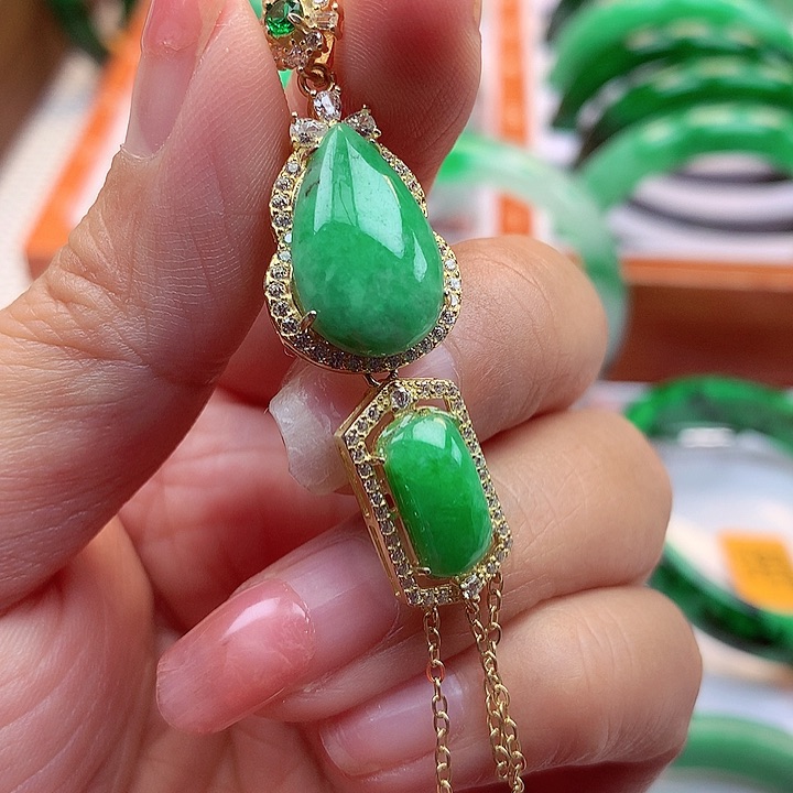 翡翠颈饰银S925镶嵌翡翠