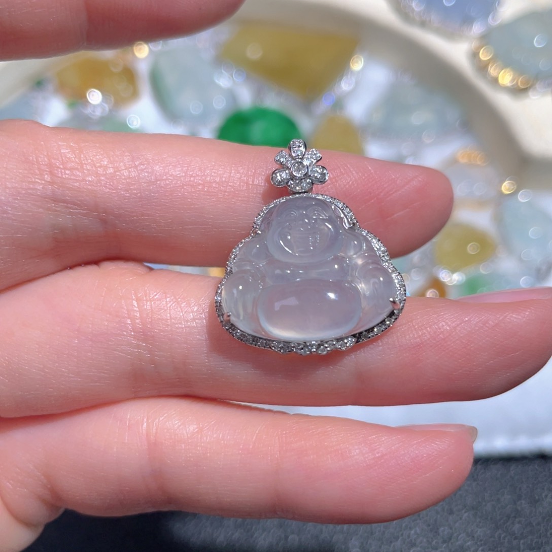 翡翠颈饰18K金镶嵌翡翠