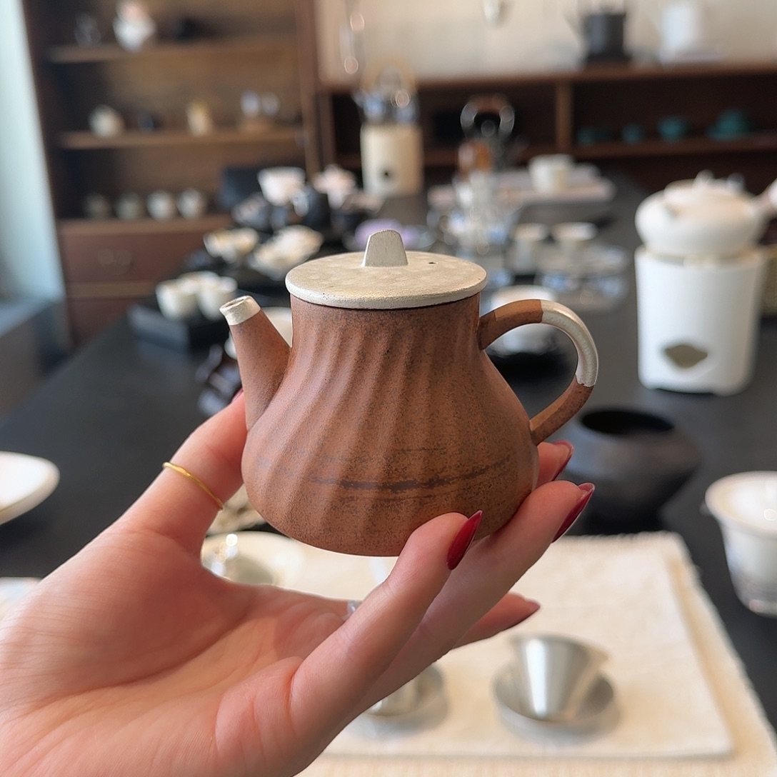 老岩泥茶壶88折。 