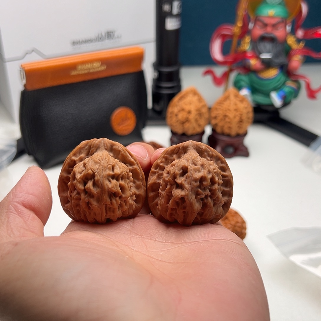 W***H吊坠文玩核桃天地