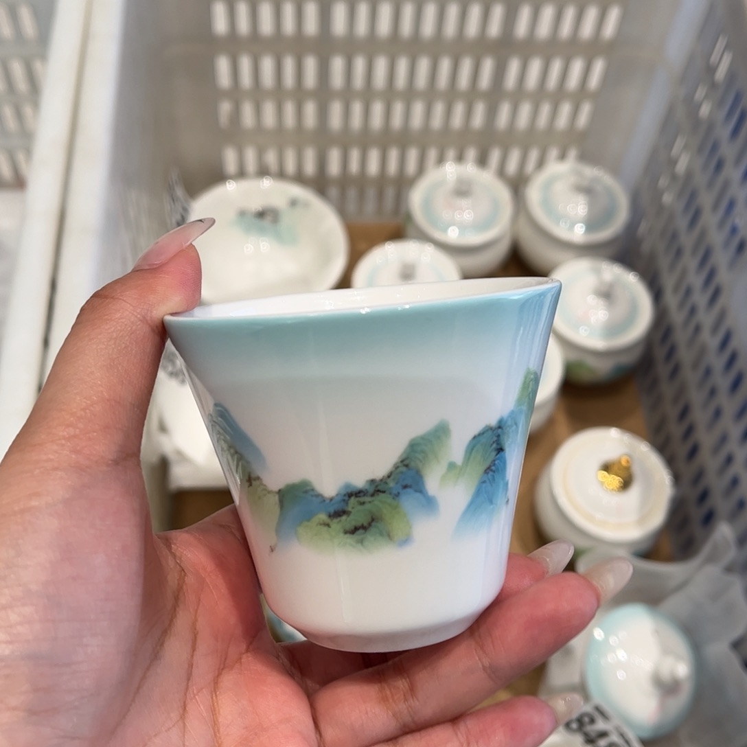 瓷片江山如画主人杯