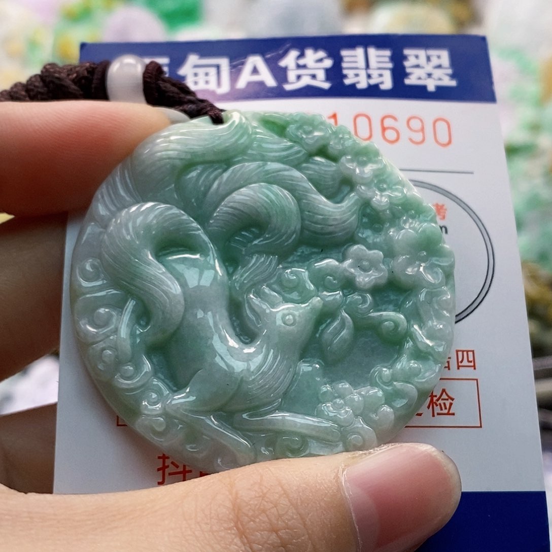 吊坠(不含链)未镶嵌翡翠