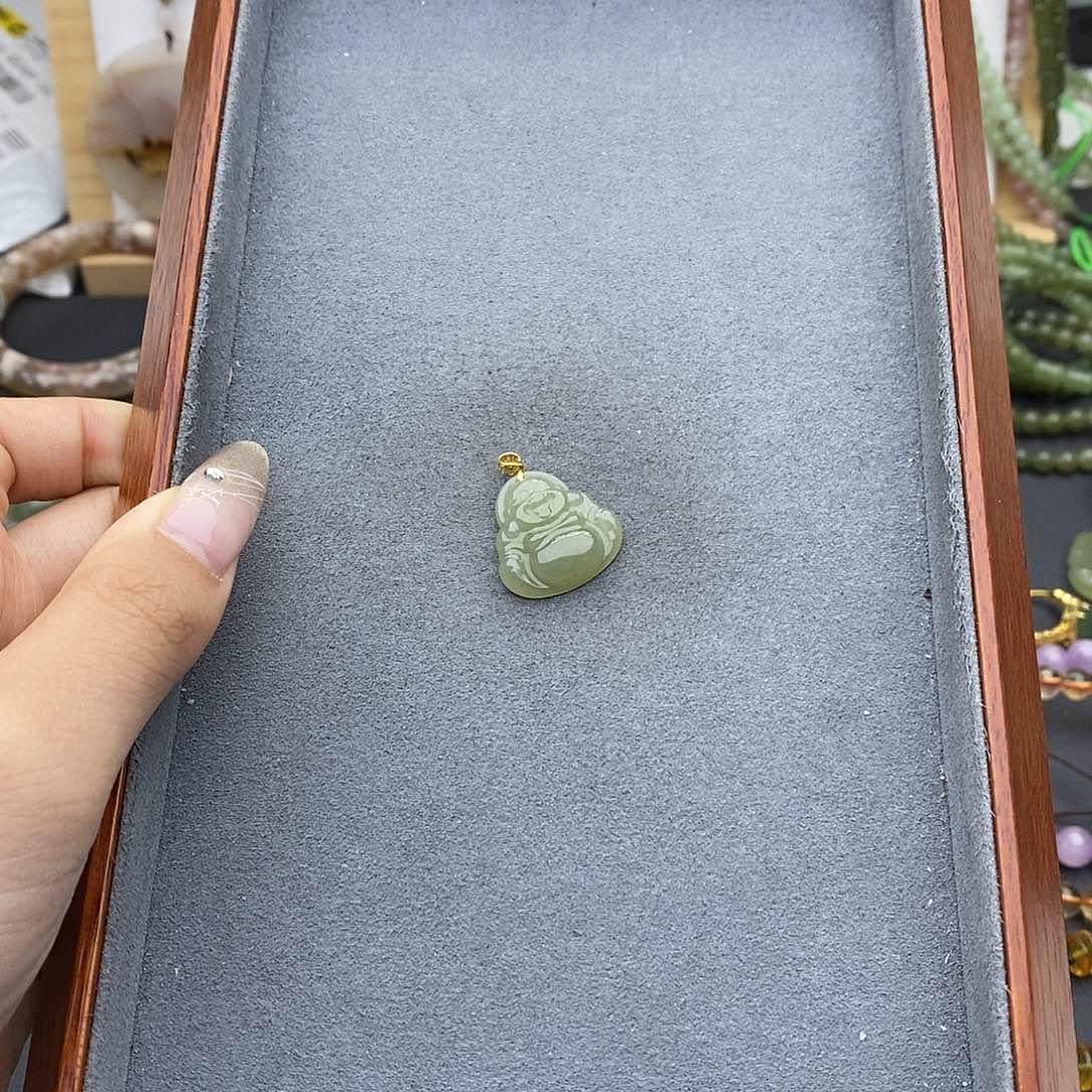 和田玉吊坠(不含链)18K金镶嵌