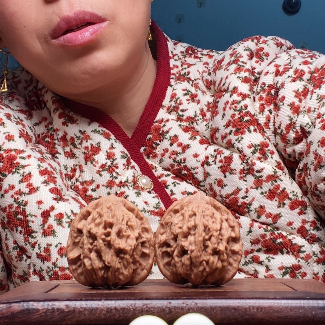 文玩核桃吊坠虎头