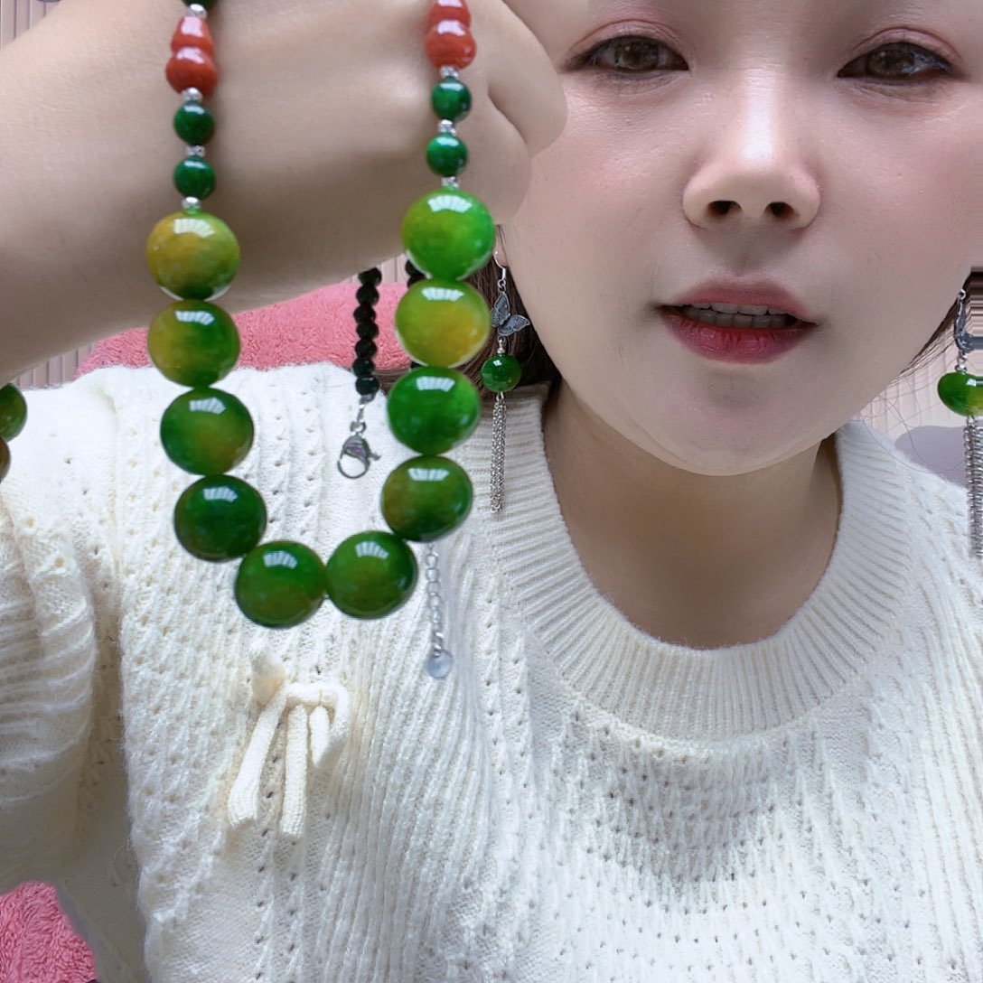 翡翠未镶嵌颈饰项链