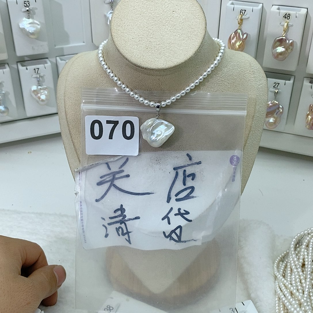 淡水珍珠颈饰合金