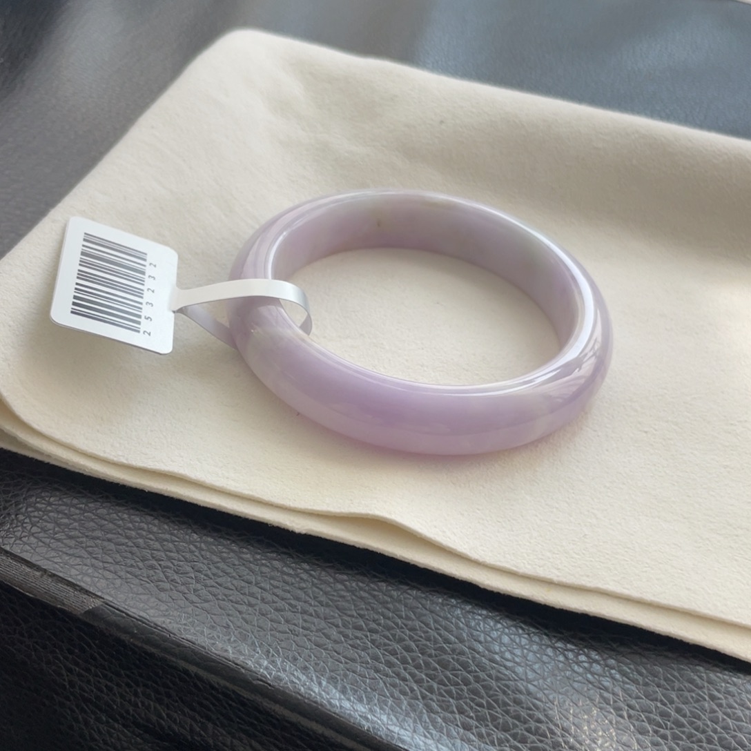 翡翠未镶嵌手镯纹裂