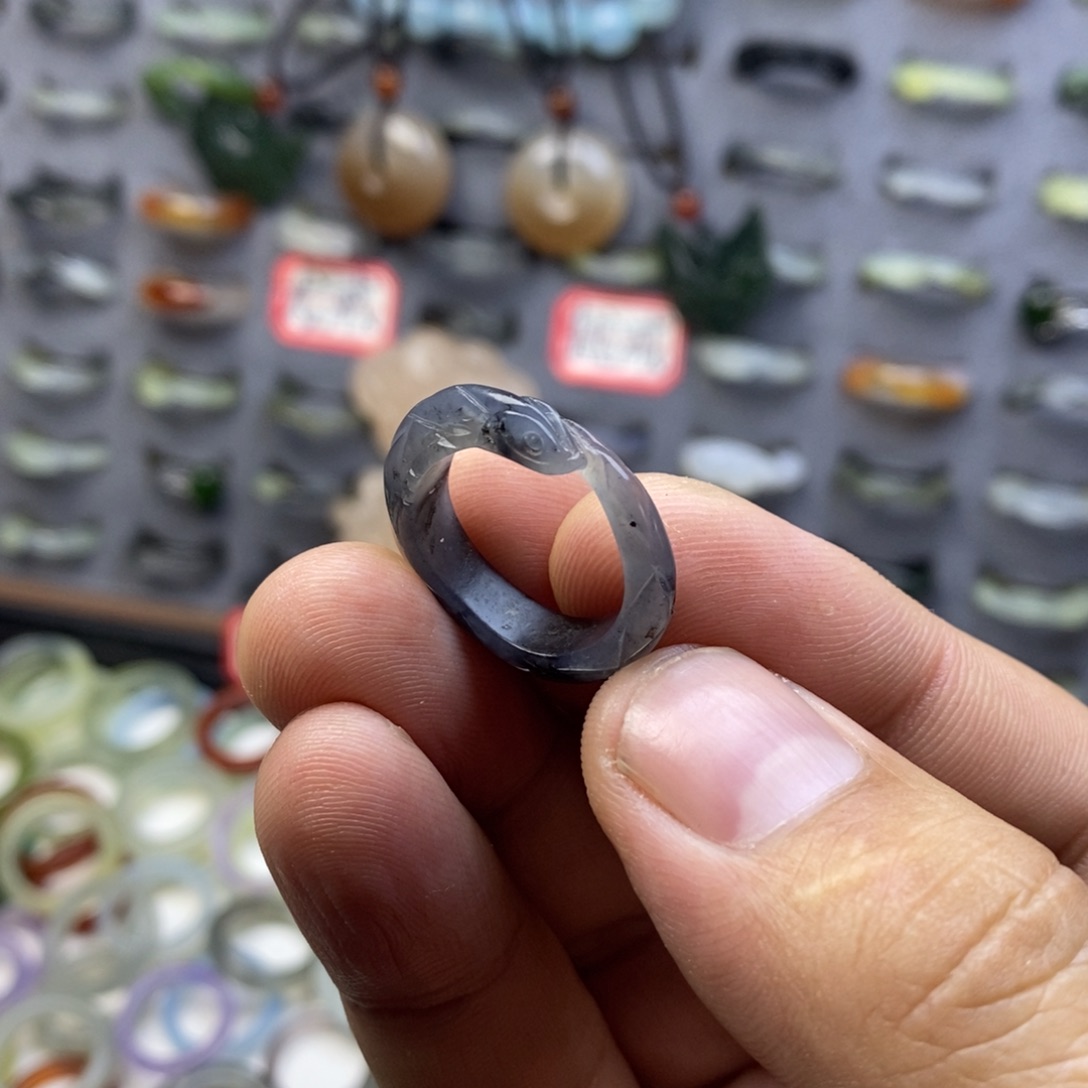 蛇纹石玉未镶嵌戒指