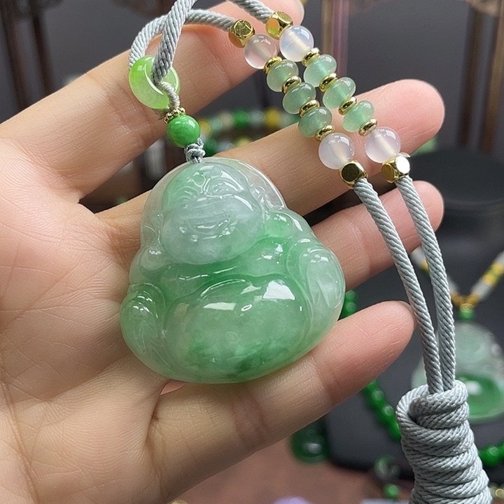 翡翠未镶嵌吊坠(赠链)