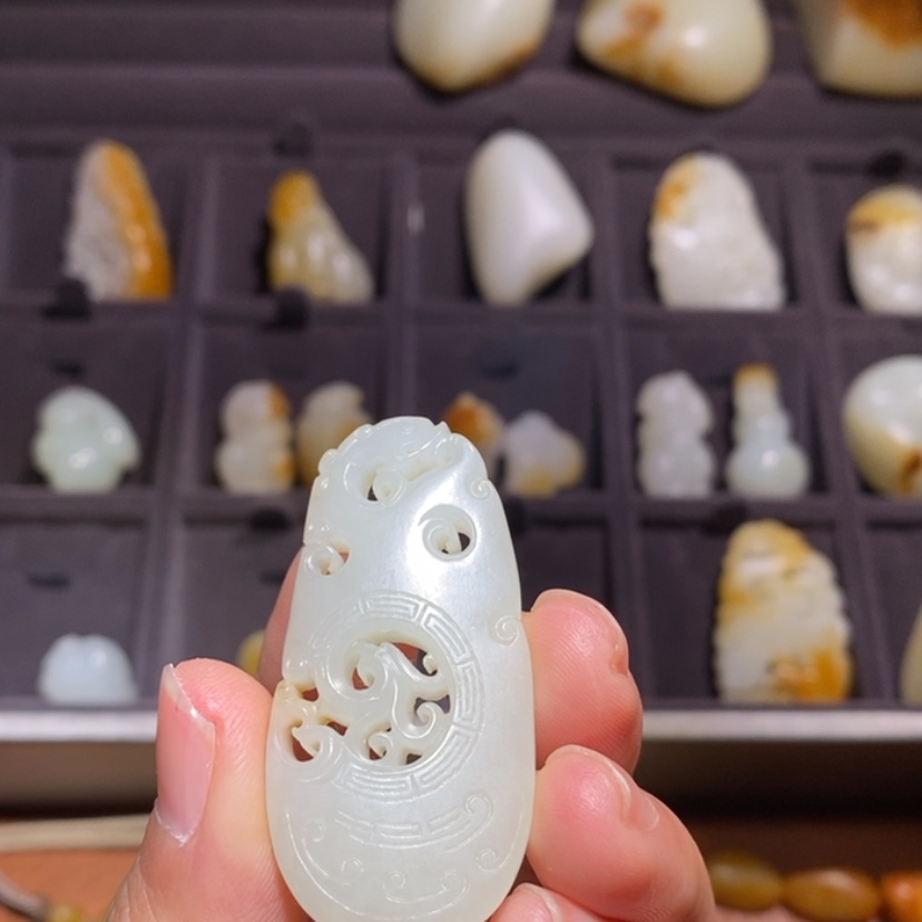 【闪购商品】颈饰未镶嵌和田玉