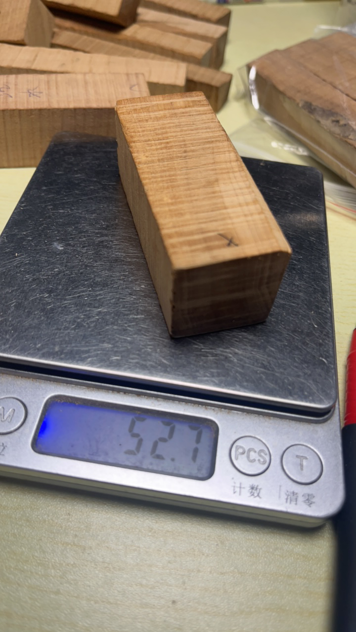 定制日本回流老山檀香方块料52.7克