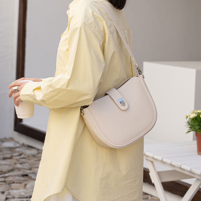 D&K 包包女款2025新款百搭气质马鞍包斜挎包单肩包通勤上班专用包