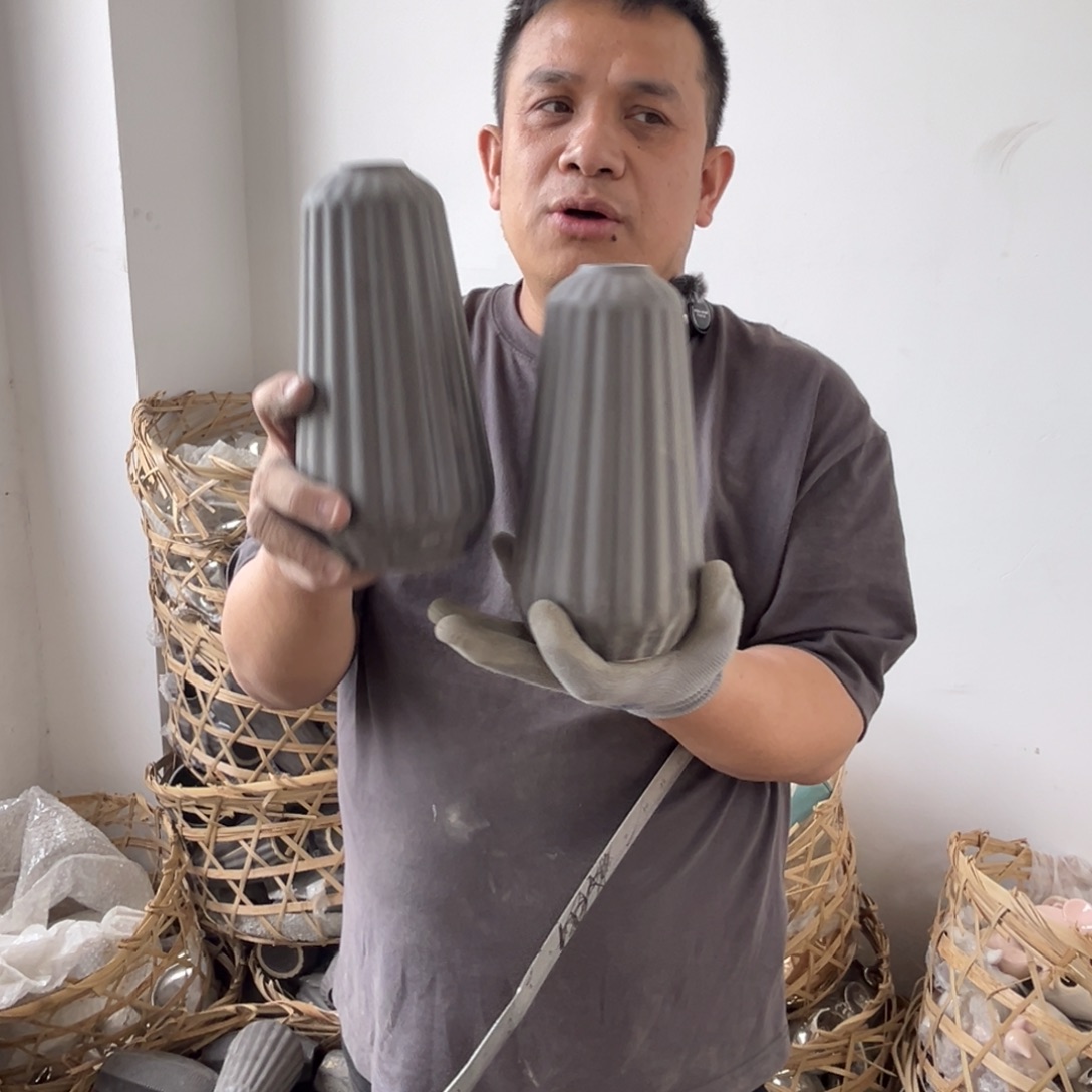 摆件33 号高中低温陶瓷瓶（部分微瑕）