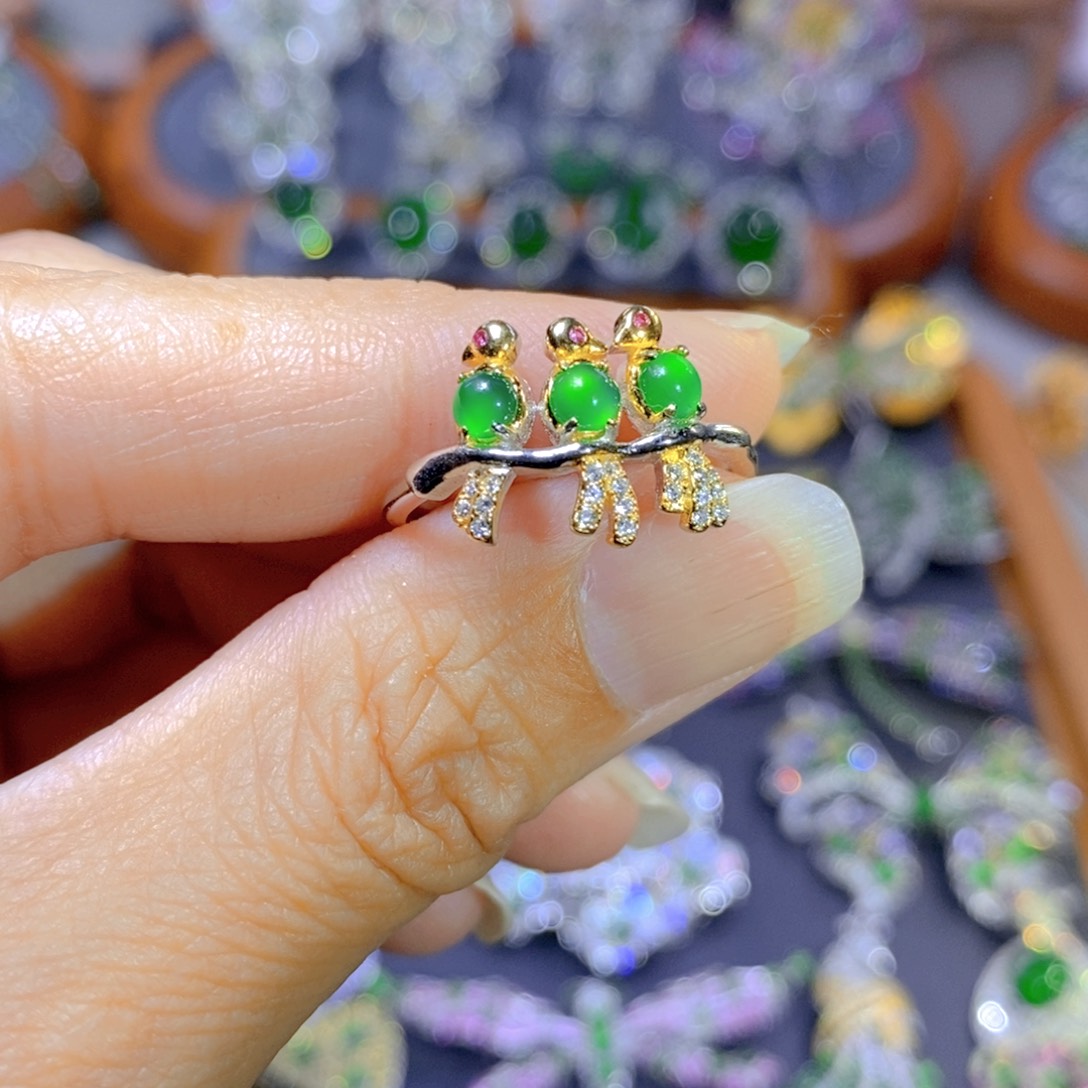 翡翠颈饰银S925镶嵌天然翡翠