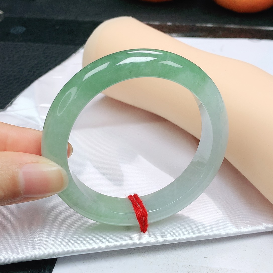 翡翠手镯未镶嵌正5354