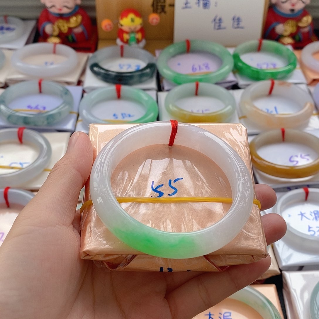 翡翠手镯未镶嵌手镯13