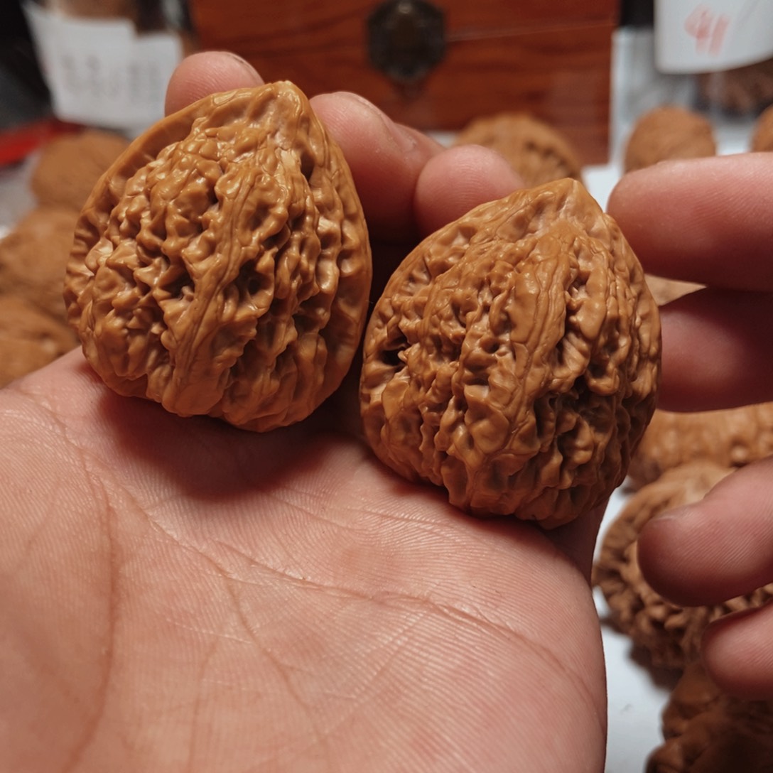 文玩核桃吊坠全品核尊。1