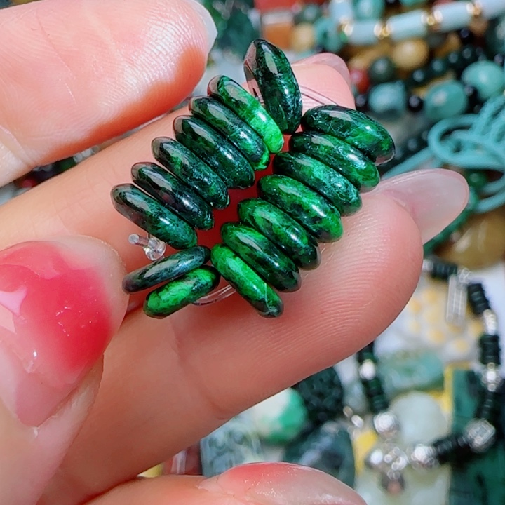 翡翠未镶嵌颈饰天然A货100