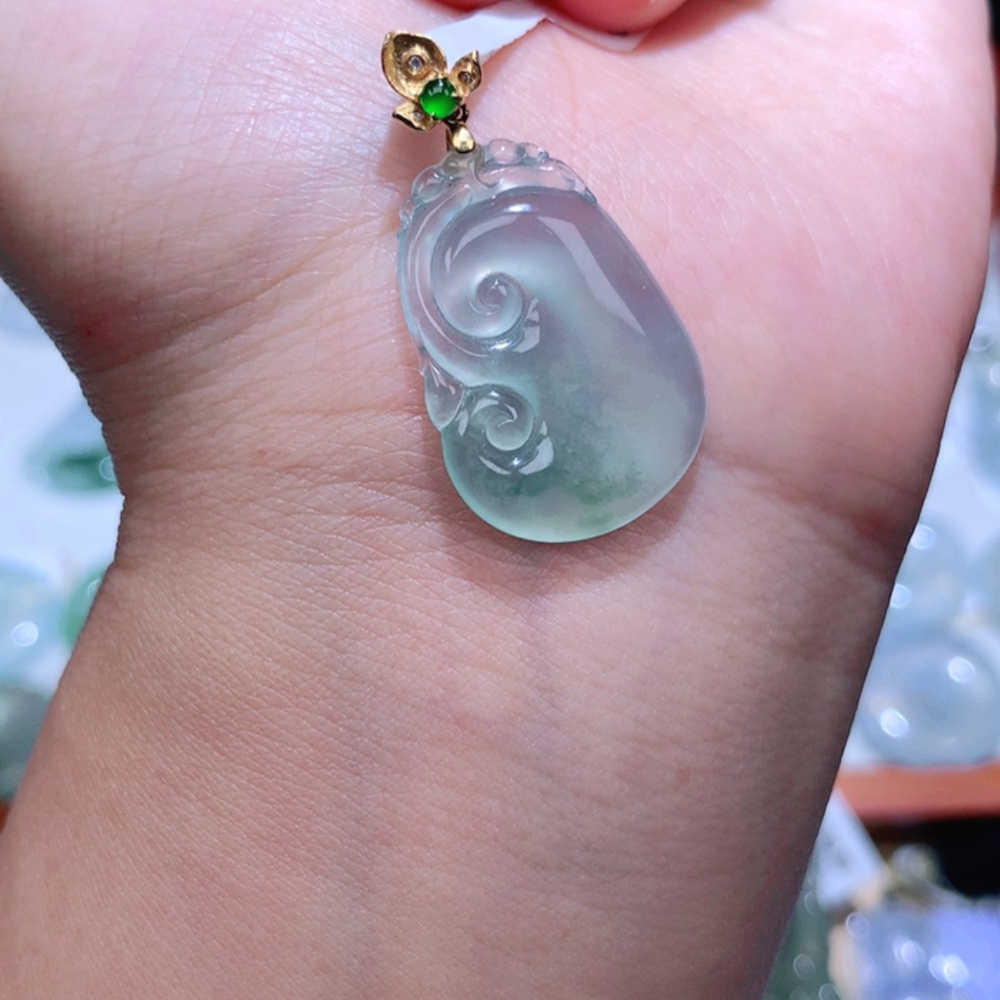 【闪购商品】翡翠颈饰18K金镶嵌如意