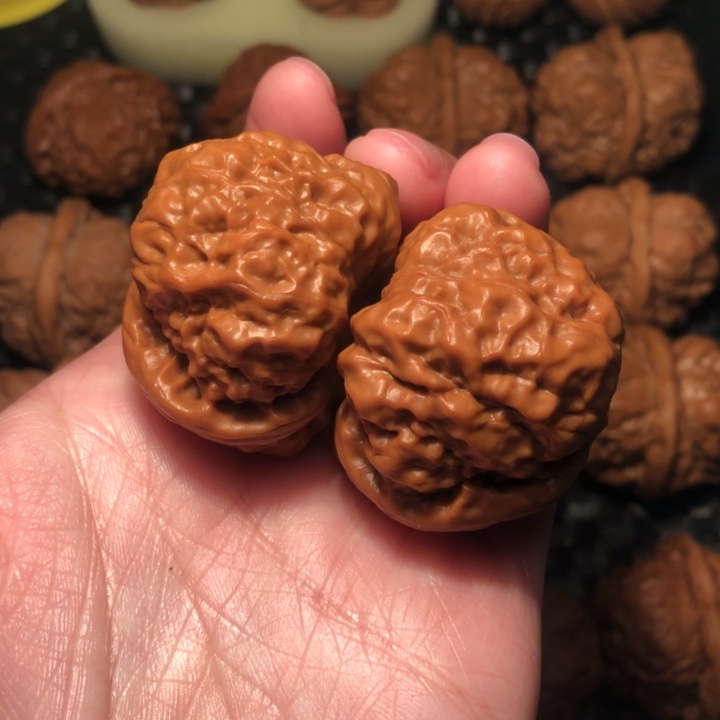 文玩核桃把件八蹬腿暴力肌肉，大红皮42