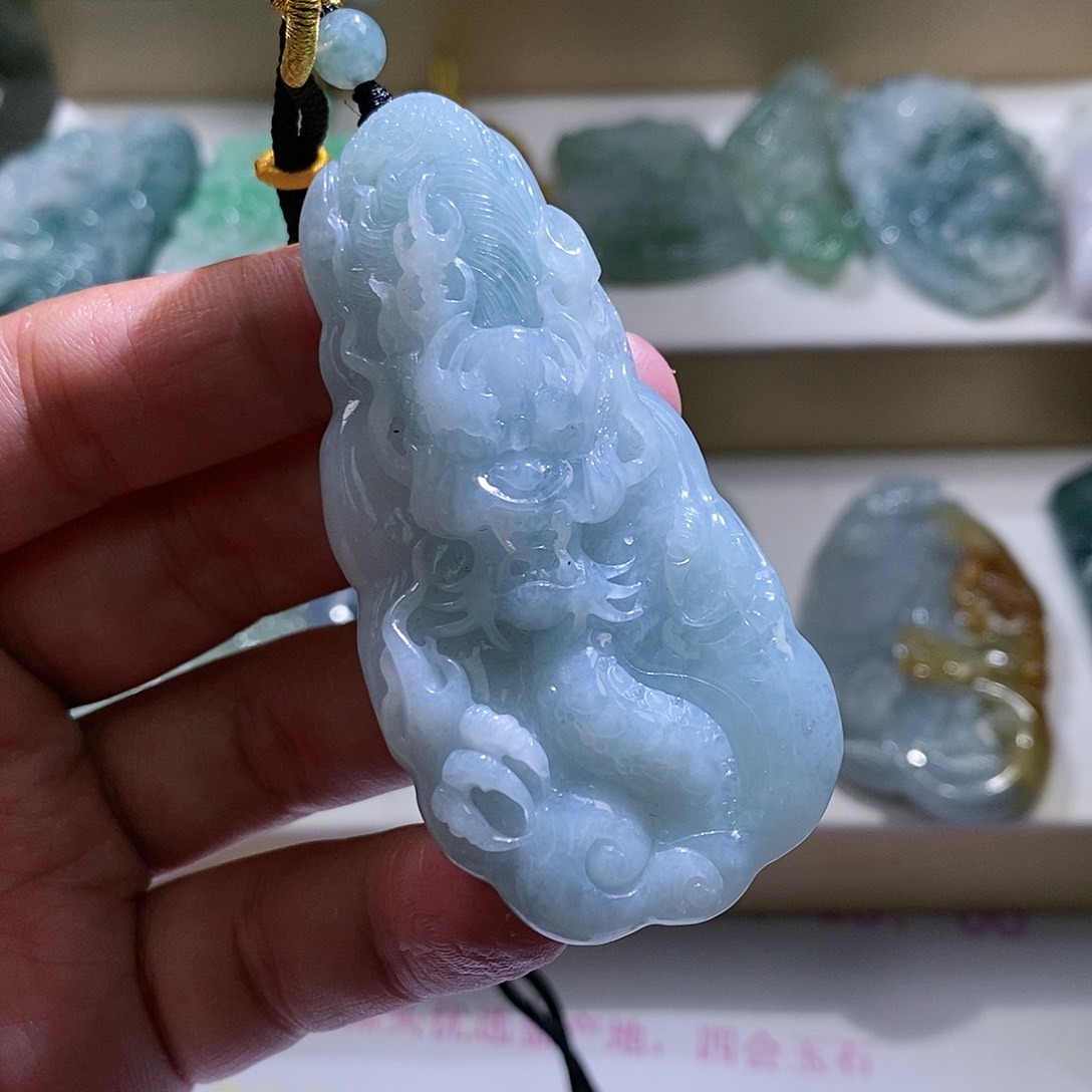 【闪购商品】翡翠颈饰未镶嵌龙