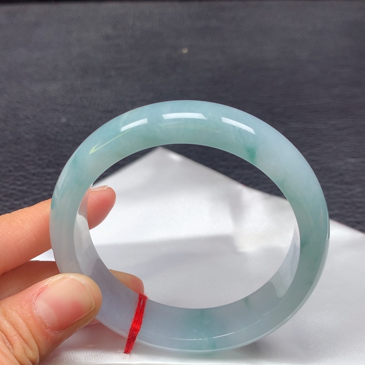 翡翠手镯未镶嵌57圈口