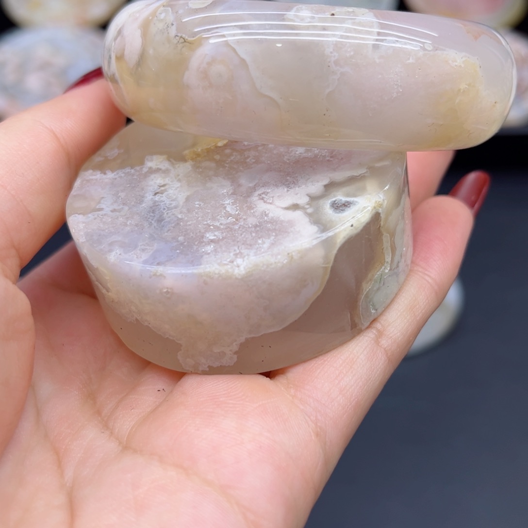 玛瑙/玉髓手镯未镶嵌5556