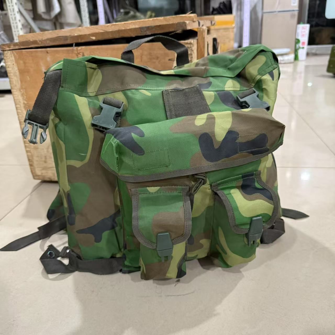 怀旧老货 01双肩背包