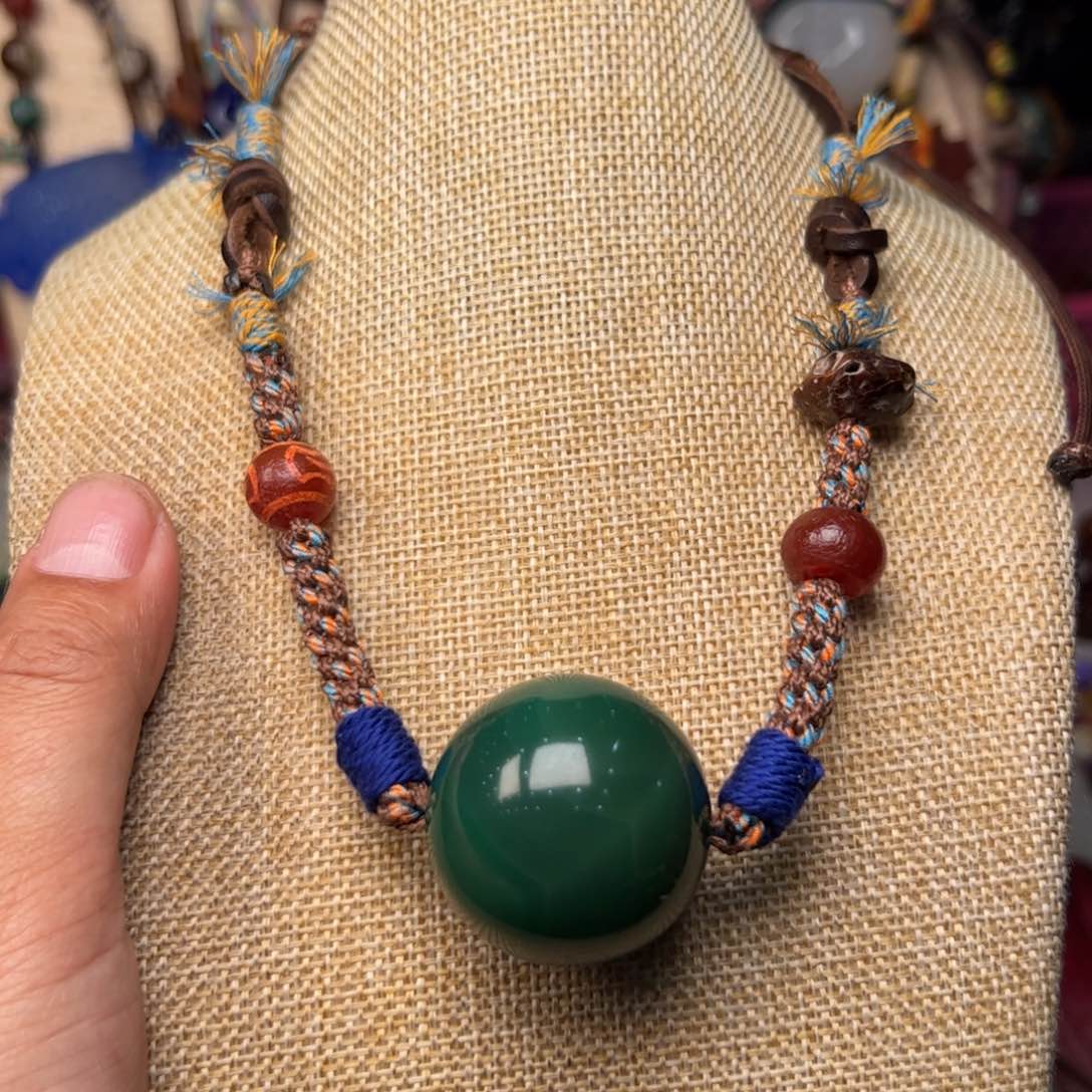 玛瑙/玉髓颈饰未镶嵌