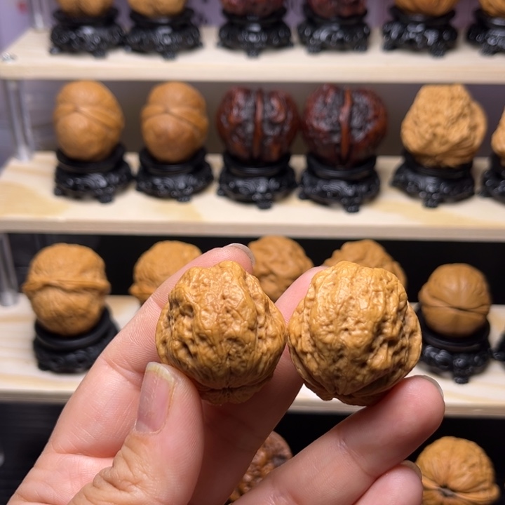 文玩核桃吊坠38w小玉蝉35尺