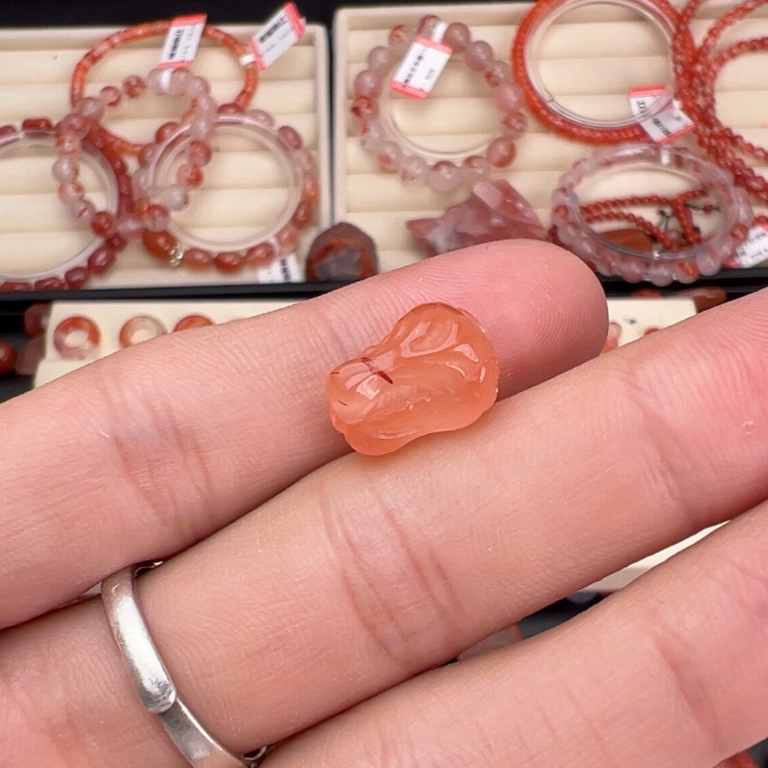 南红玛瑙未镶嵌川料白菜