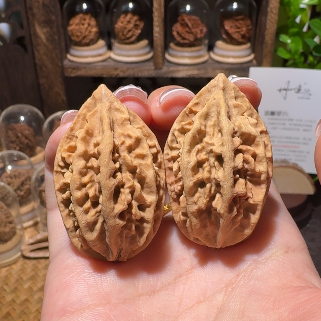 文玩核桃把件龙骨