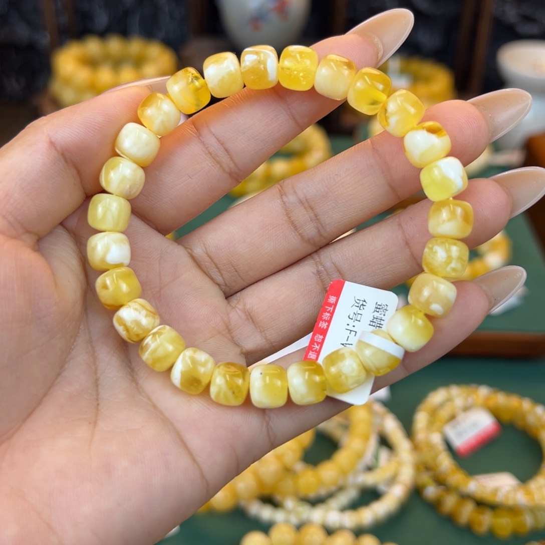 琥珀裸石未镶嵌Ccbjkkllll