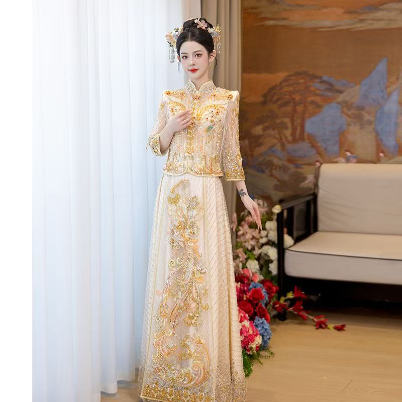 秀禾服浅色重工2025结婚嫁衣出阁服奢华立体修身裁剪礼服春季新品