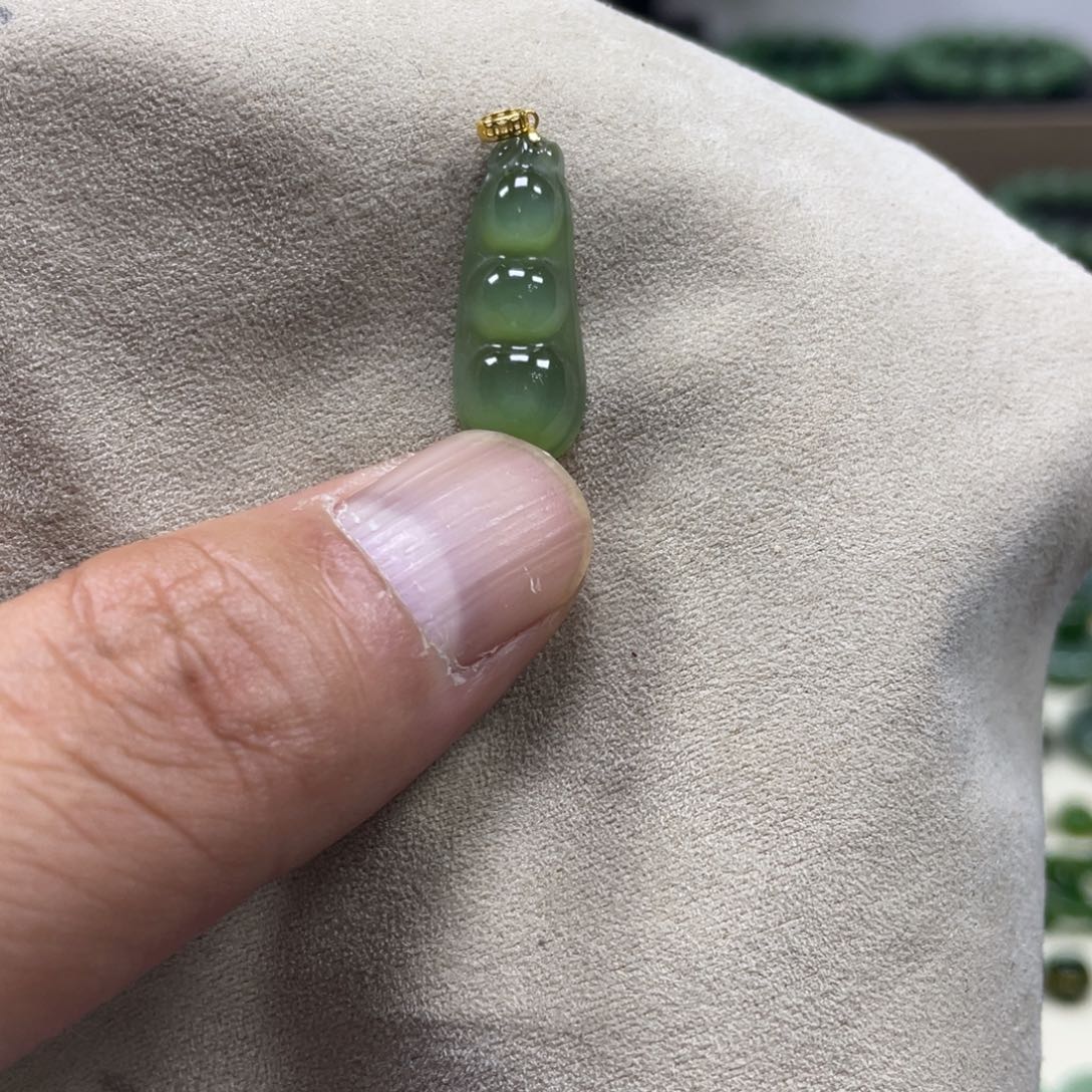 和田玉（碧玉）18K金镶嵌颈饰