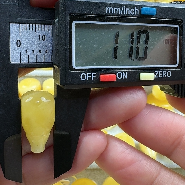 蜜蜡未镶嵌裸石13杂