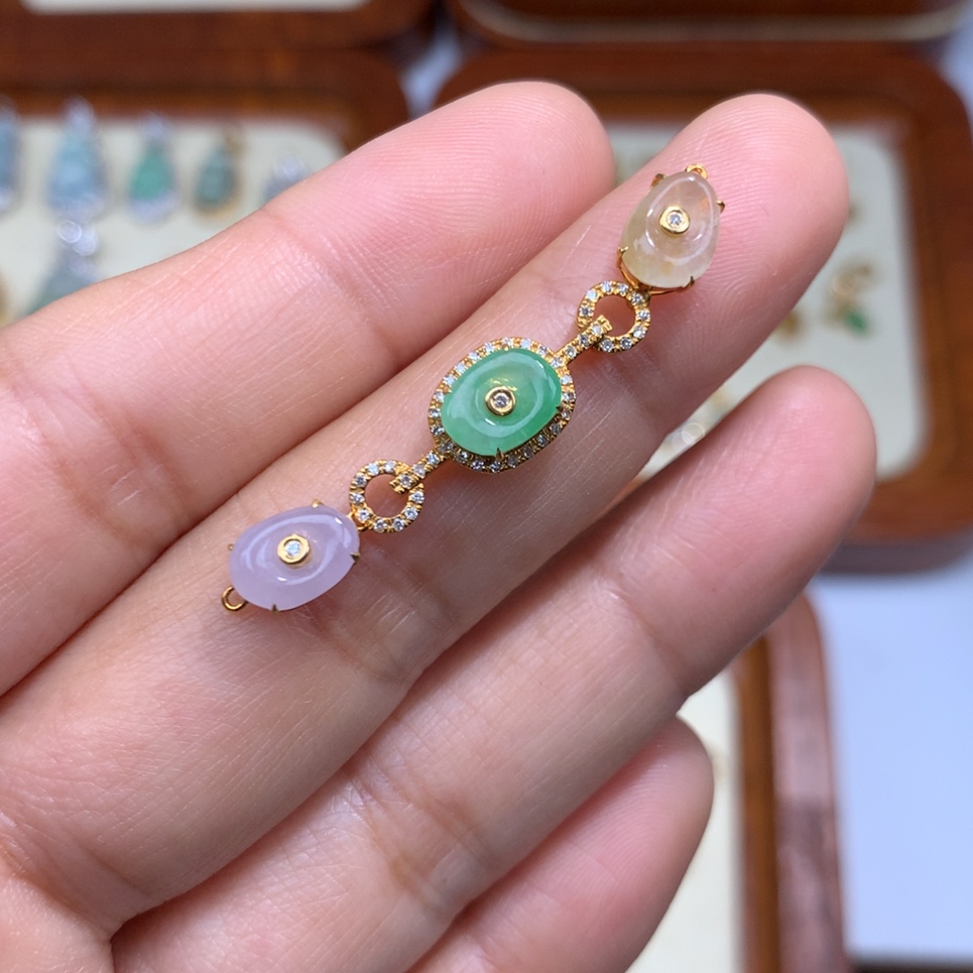 翡翠18K金镶嵌毛衣链风生水起