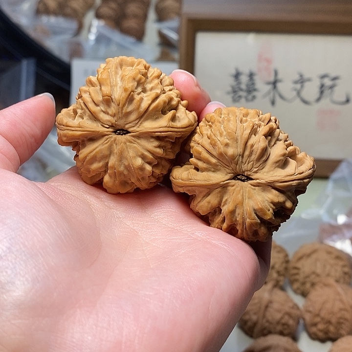 晃***悠文玩核桃吊坠11111111111111