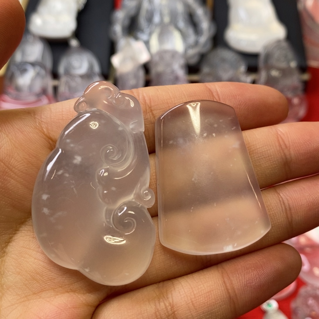 用***1石英质玉未镶嵌吊坠