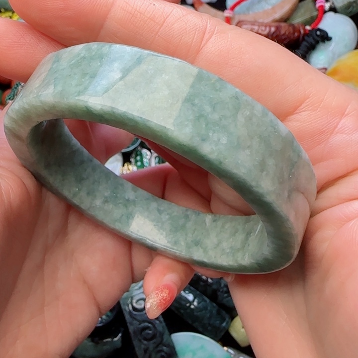 翡翠手镯未镶嵌天然A货82