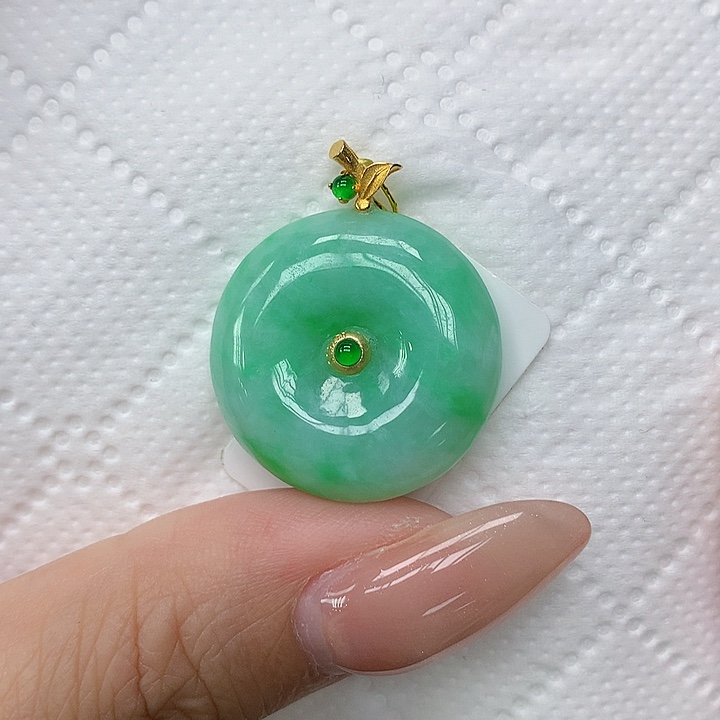 颈饰18K金镶嵌翡翠