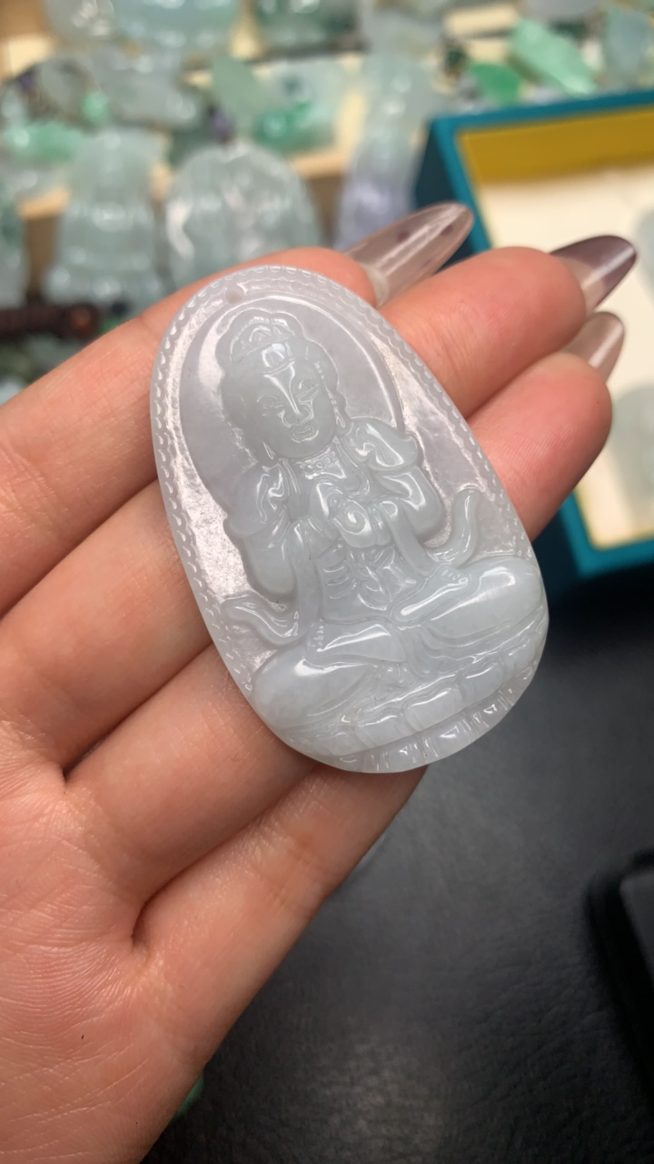 天然翡翠大日如来吊坠