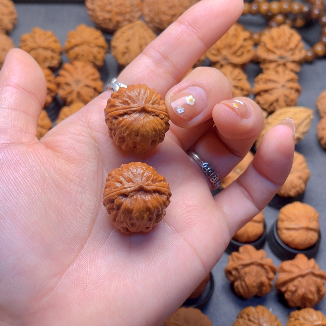 核桃文玩把件小方墩