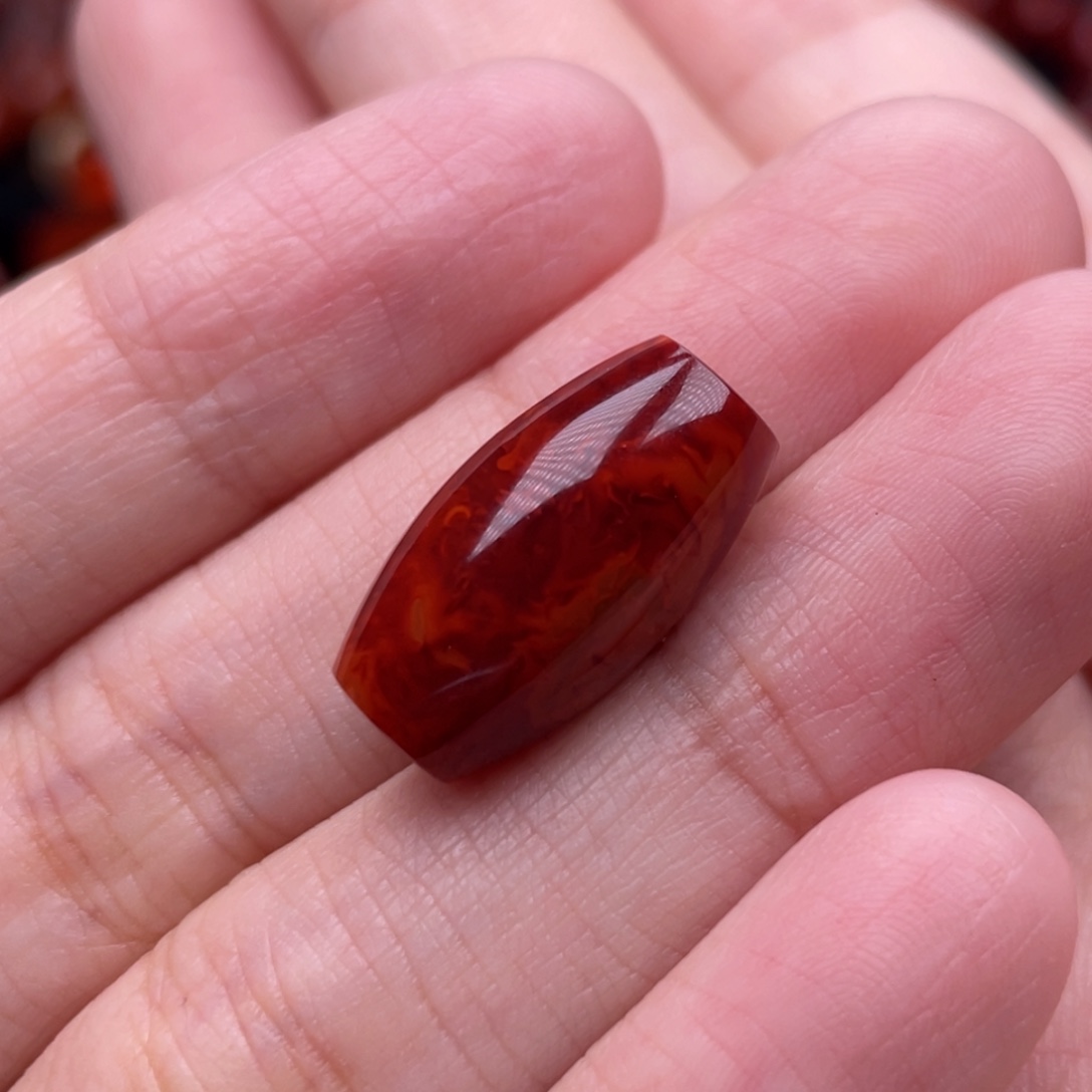 李***️南红玛瑙未镶嵌珠宝奇石桶珠吊坠