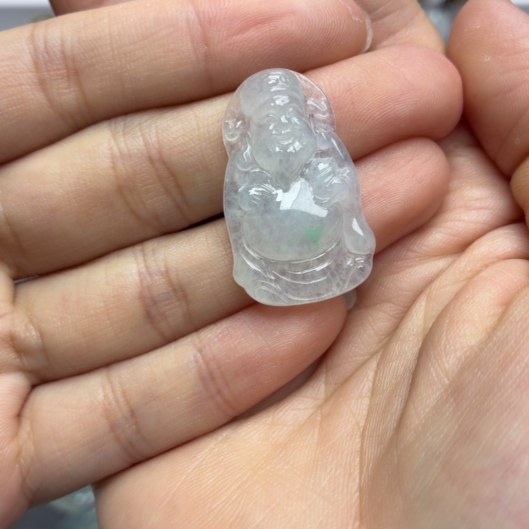 翡翠未镶嵌颈饰飘绿财