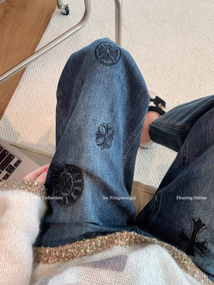 深蓝色重工十字架刺绣直筒牛仔裤女2026新款美式复古显瘦直筒裤子